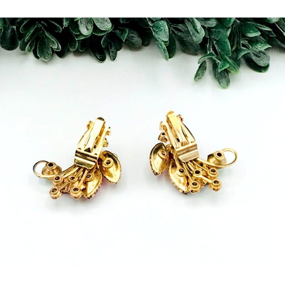 Vintage Clip-On Red & Aurora Borealis Rhinestone Earrings Gold-Tone Metal Statem - Picture 4 of 8